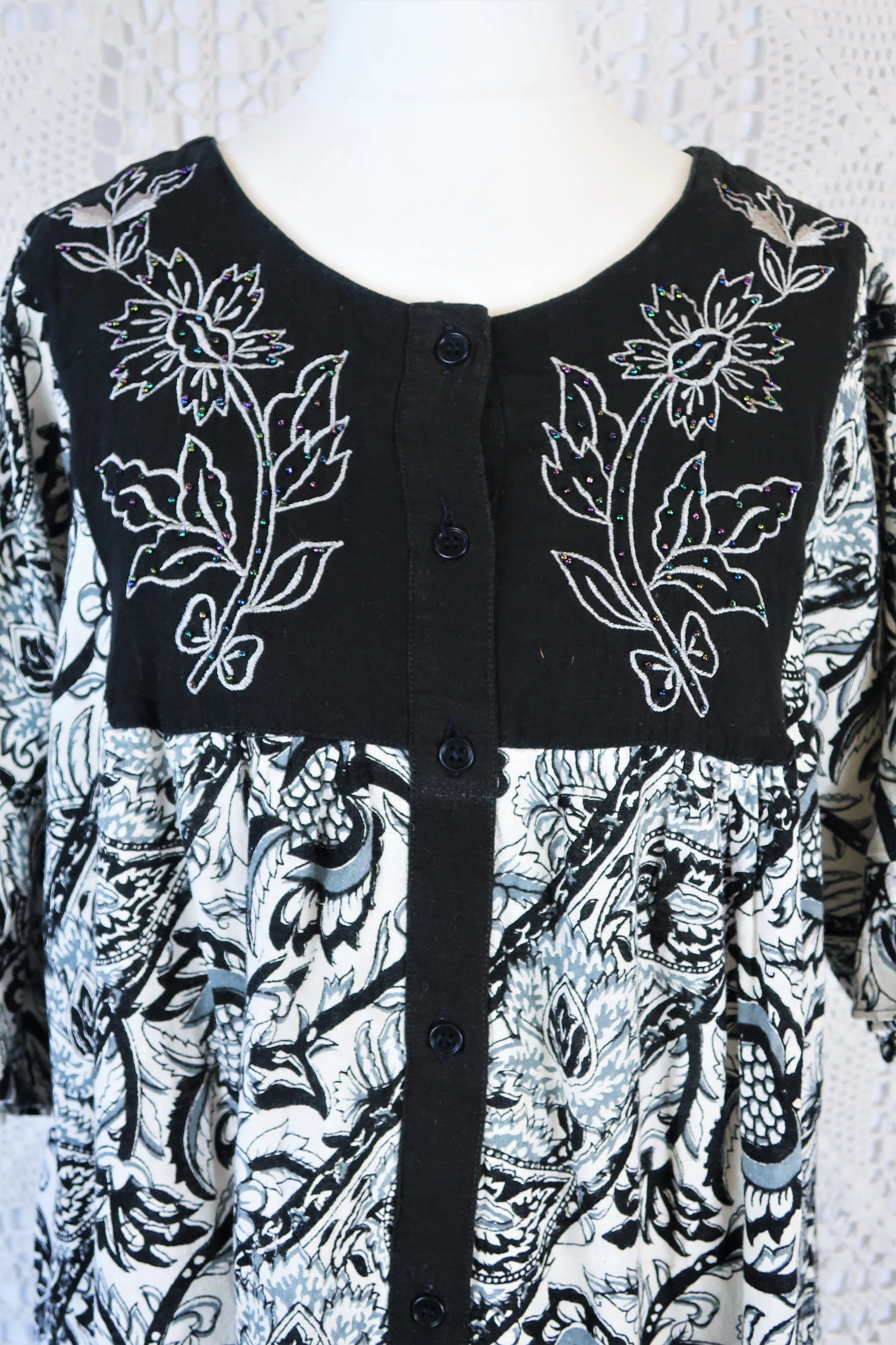 Vintage Indian Cotton Smock Dress - Black & White Embroidered Floral - Free Size S to XXL - Image 3