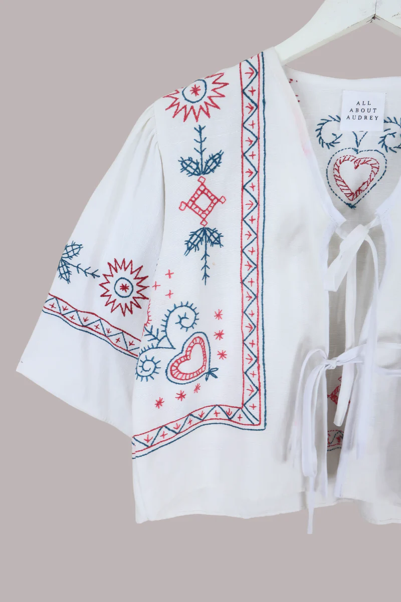 Francesca Vintage Tablecloth Cropped Blouse in Queen Of Hearts - Free Size - Image 2