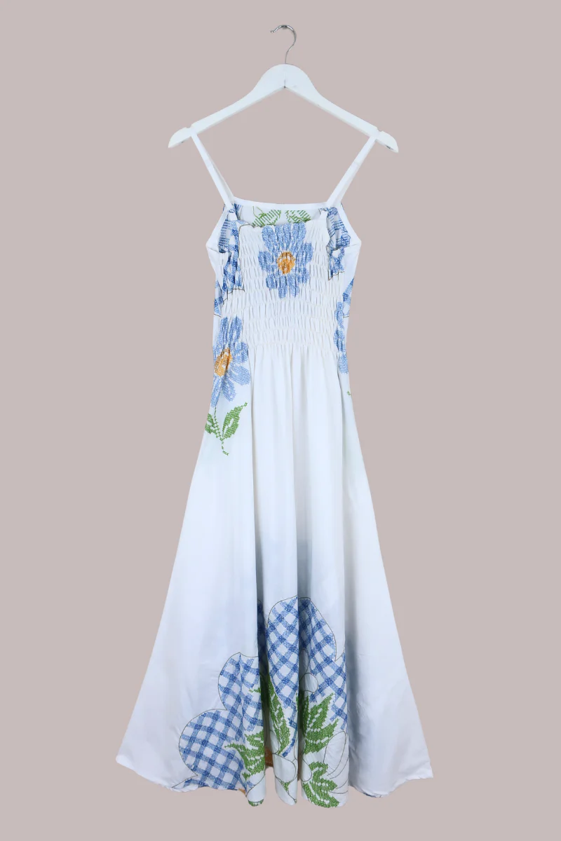 Juliet Vintage Tablecloth Maxi Dress in Cross Stitch Picnic Daisies - Image 3