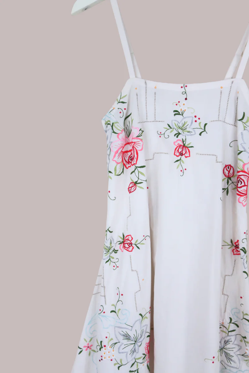 Juliet Vintage Tablecloth Maxi Dress in Garden at the Heart of the Labyrinth - Image 4