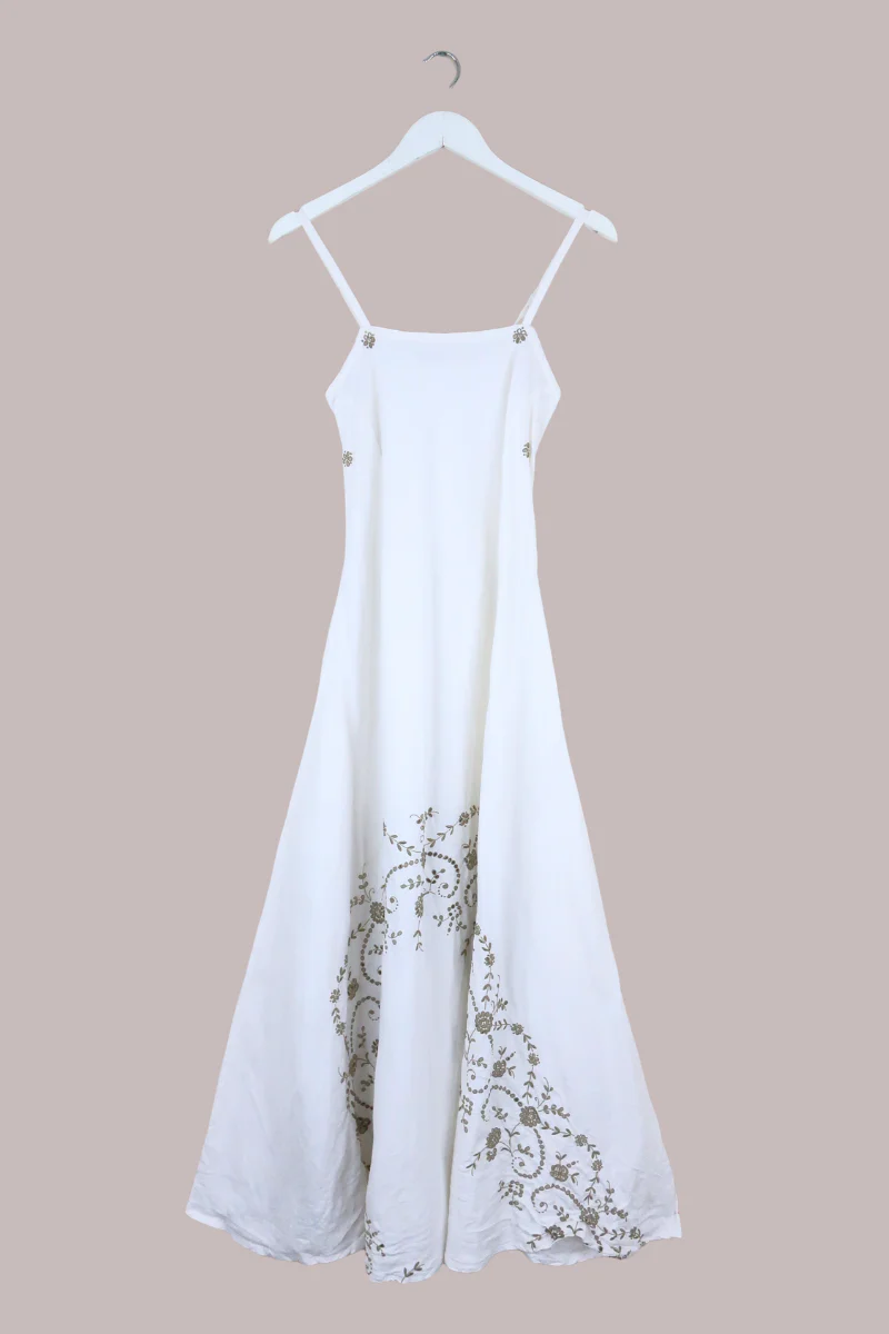 Juliet Vintage Tablecloth Maxi Dress in White & Brass Daisies