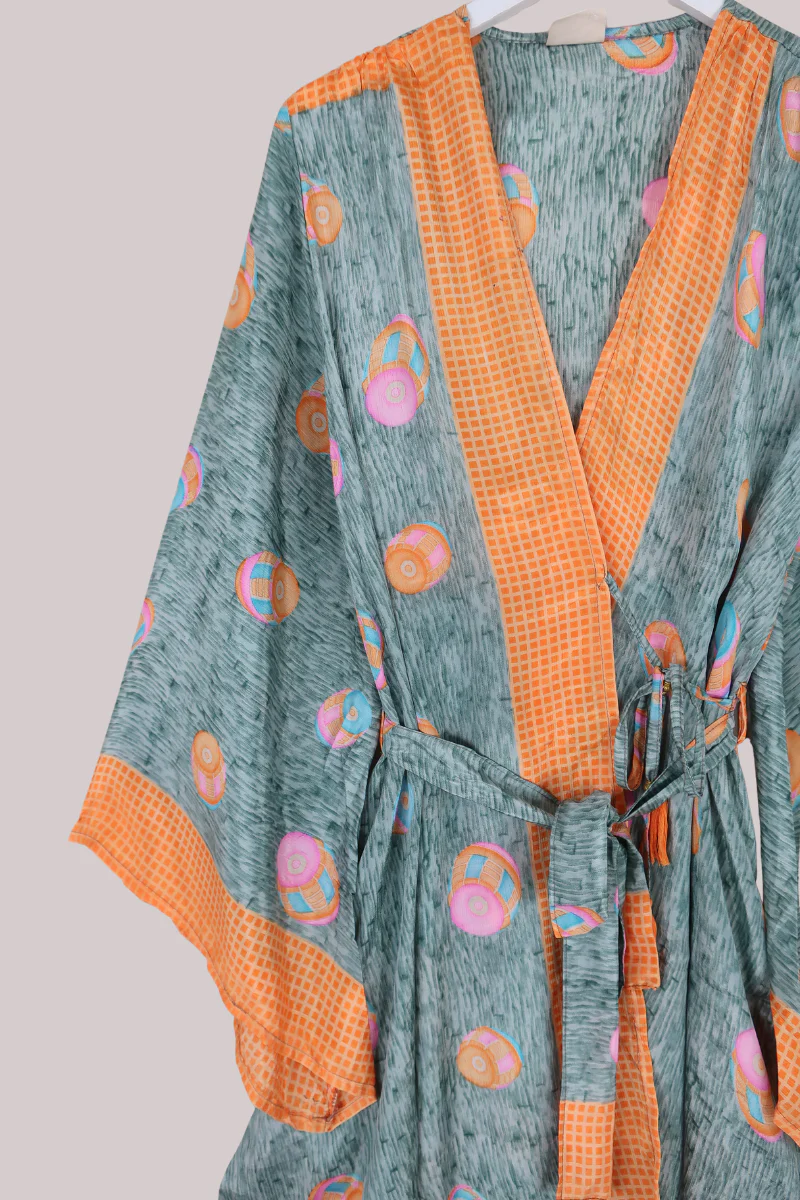 Karina Vintage Sari Jacket - Beat of the Drums - Size XXL - Image 2