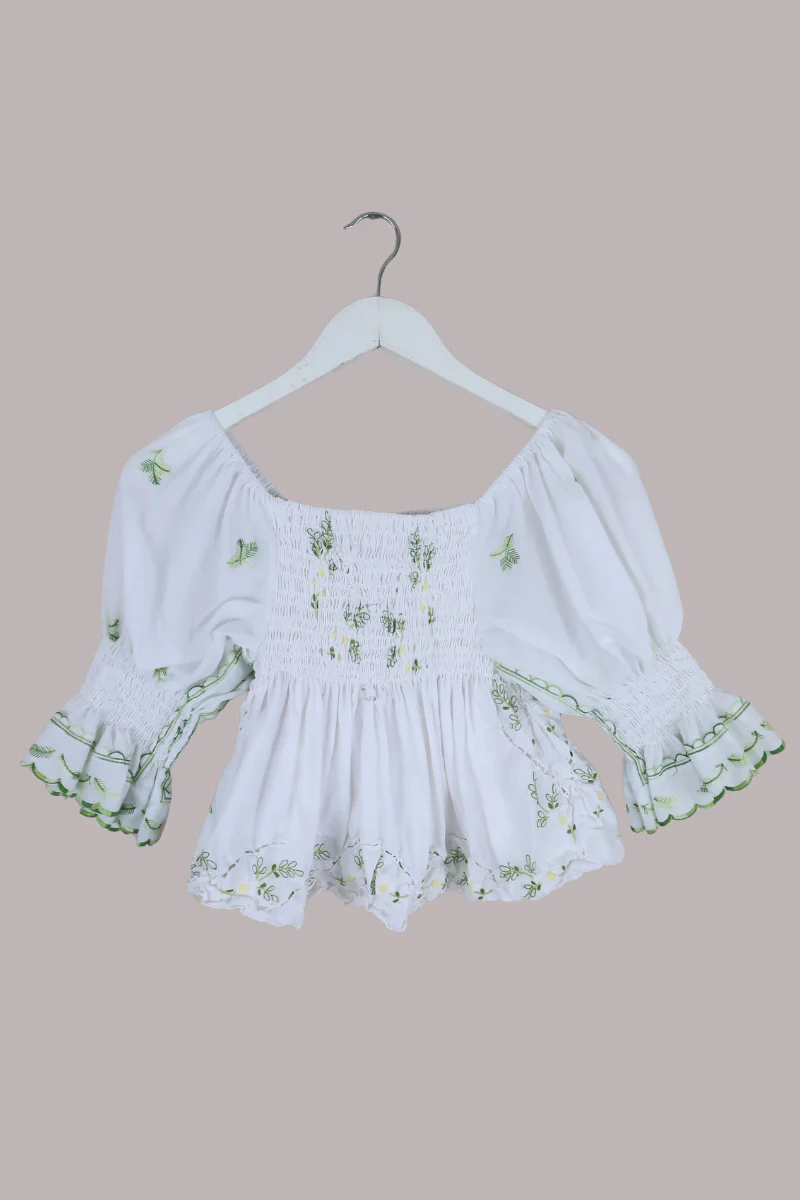 Lucia Vintage Tablecloth Ruched Top in White Daffodils - Image 3