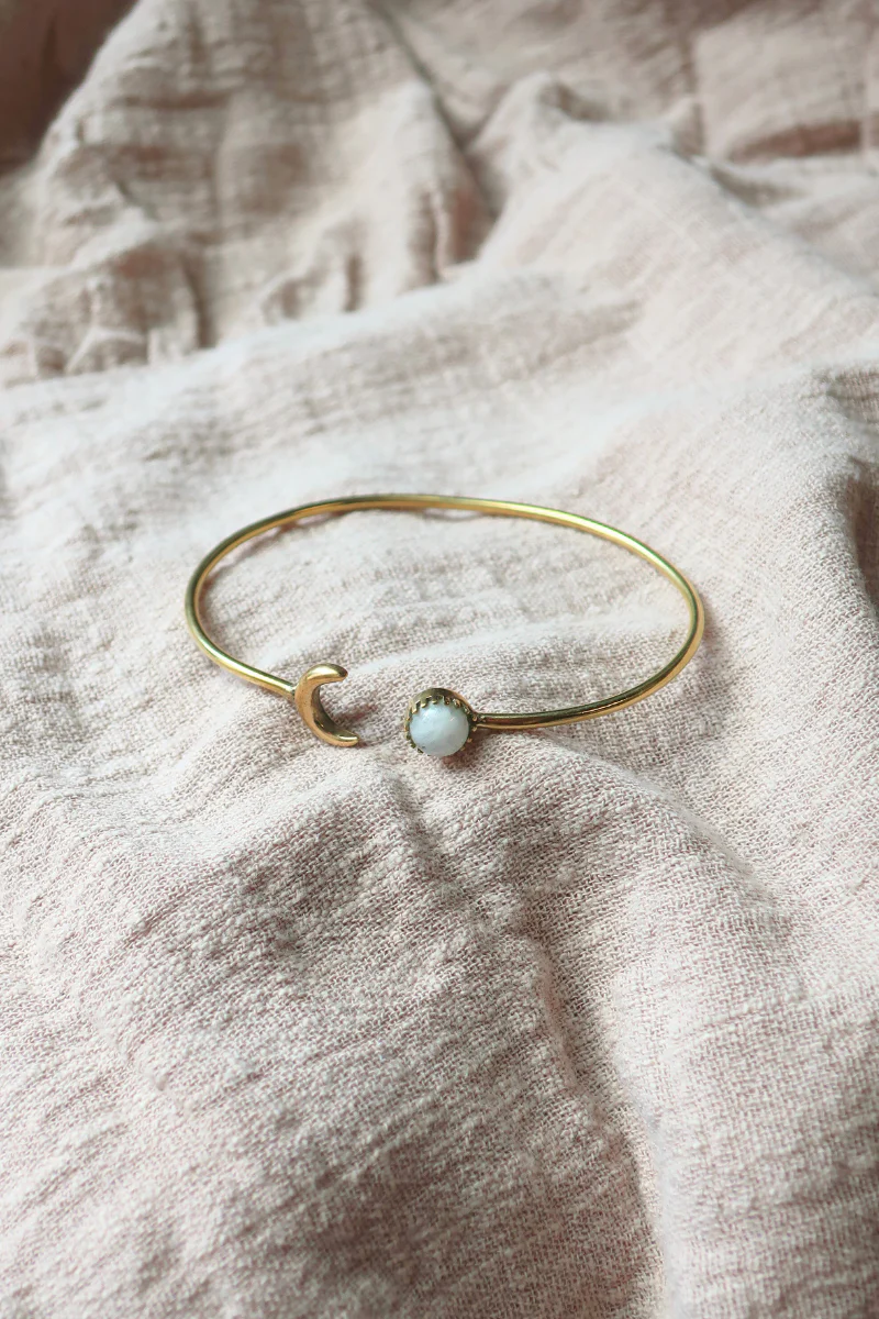 Moonlit Bangle in Gold with White Moonstone - Image 4