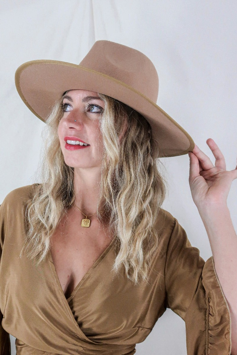 Sierra Wide Brim Hat in Tan - Image 4