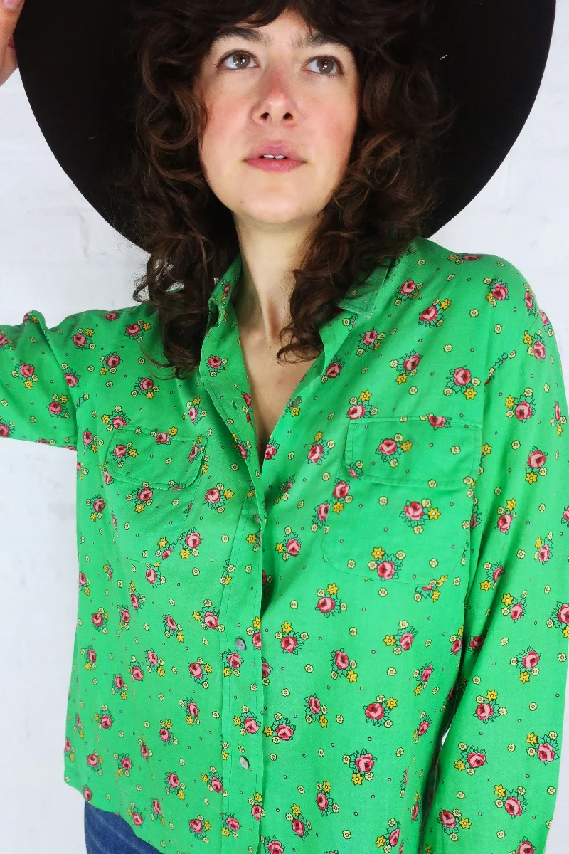 Vintage 70s Shirt - Spring Green Sweet Blossom Print - Size M/L - Image 3