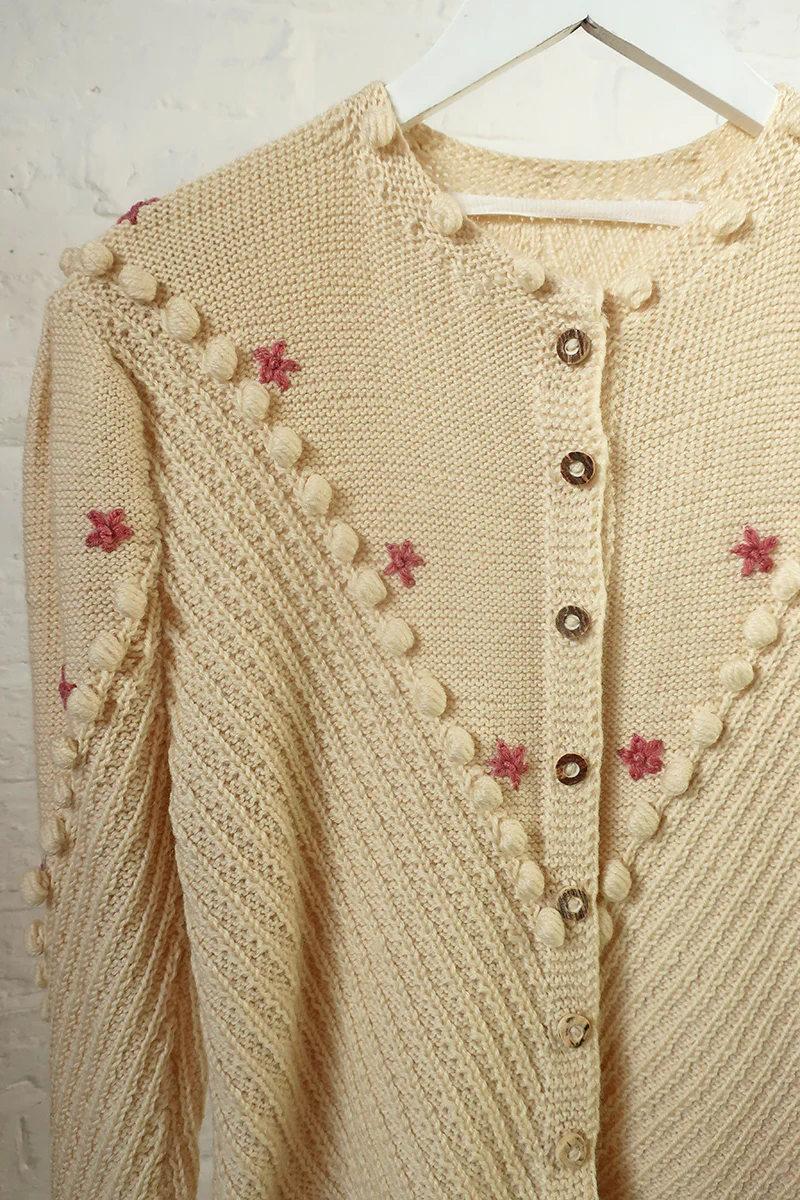 Vintage Knitwear - Pompom Meadows Cream Cardigan - Size XS - Image 2