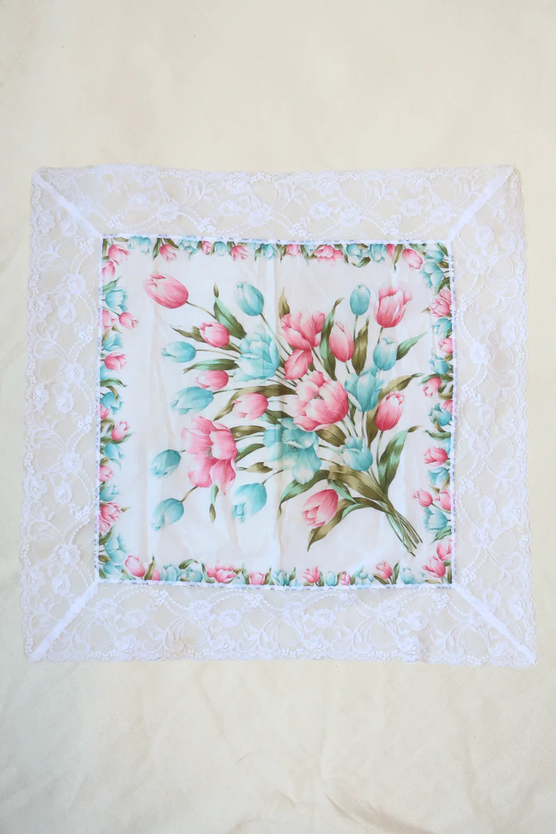 Vintage Lace Scarf in Bunch Of Tulips - Image 2